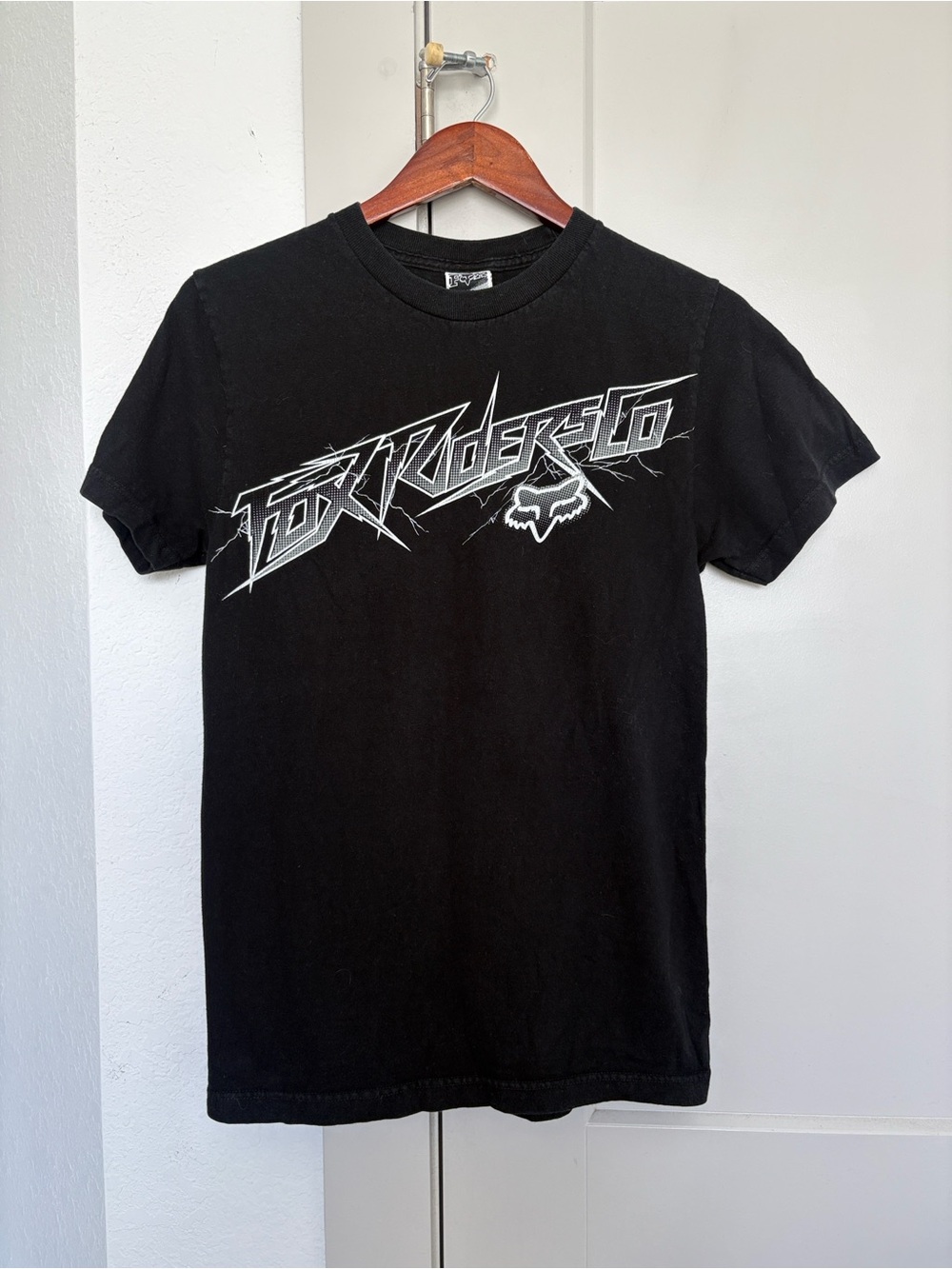 VINTAGE Y2K FOX RIDERS BLACK GRAPHIC SHORT SLEEVE TSHIRT MENS SMALL